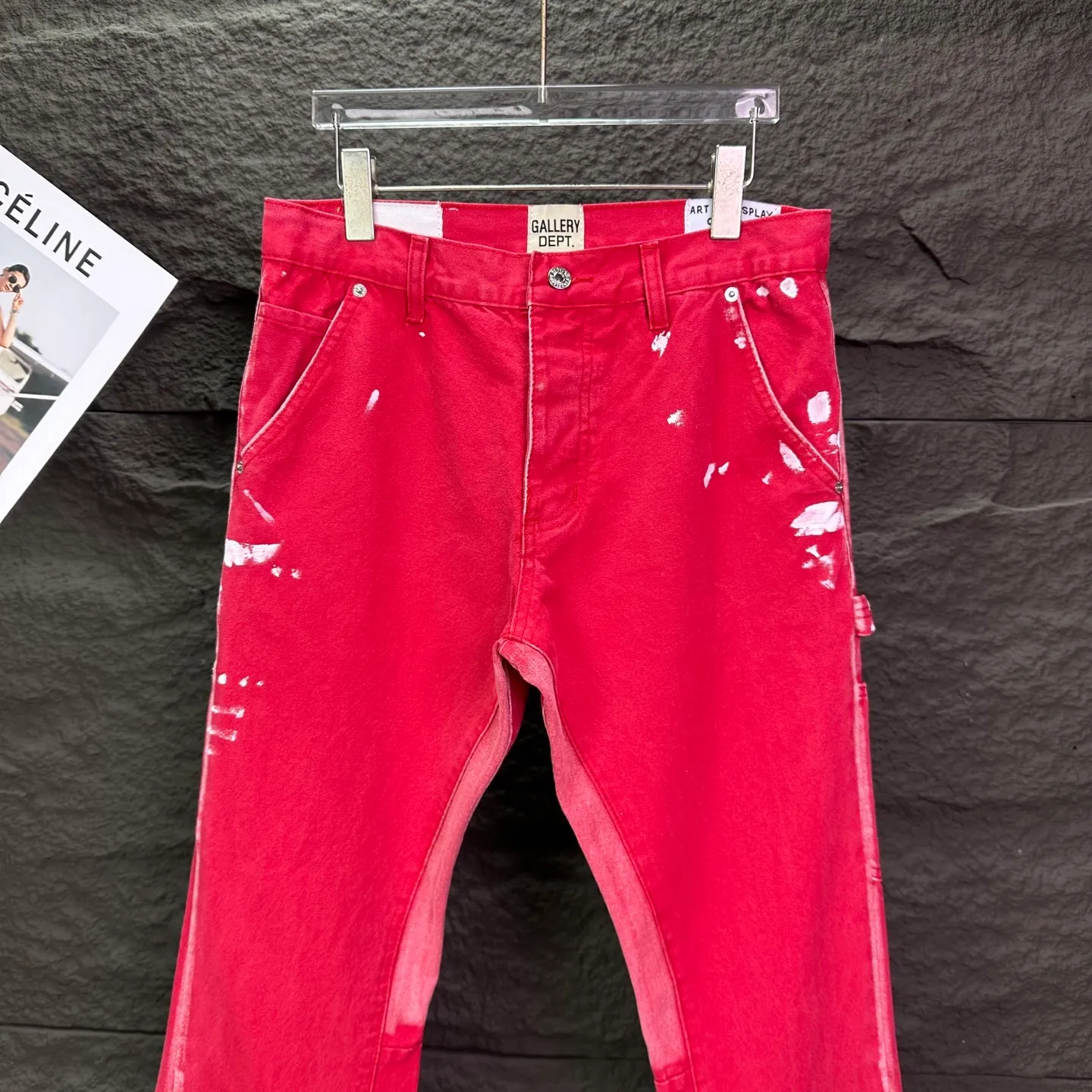 P280 GALLERY DEPT. 2025 new style splash-ink hand-painted splicing couple style bootcut loose jeans 🔥High version🔥High version🔥Top ceiling quality Styles with different washed textures are very friendly to people with thin legs and thick legs. The bootcut and loose version is very flattering to the leg shape. Moderate length that never goes out of style, easy to match with casually, basic styling for various styles, a must-have in the wardrobe! The fabric is stiff but also makes the upper body soft without losing texture. The washing process is even more perfect. It is a must-have item for everyone! ! ! Washed wheat, hang tag, pants label, three complete labels, color: red, size: 28, 30, 32, 34, 36 (five sizes)